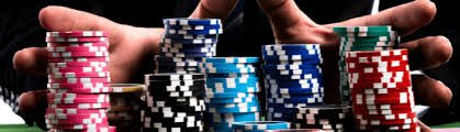 0u777 Myanmar Mobile APP ဖြင့် Online Gambling ကစားနေသောပုံ